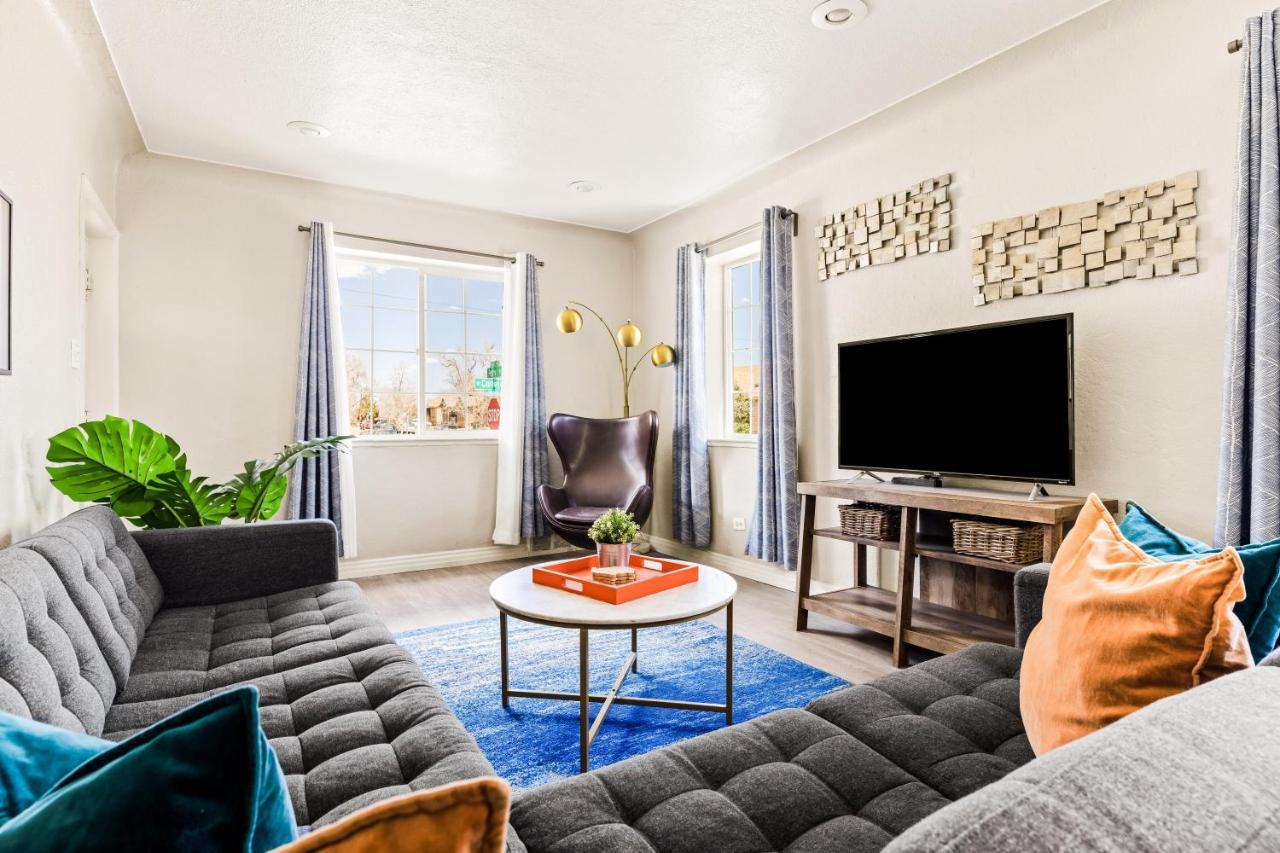 Stylish City Retreat - King Beds - Walk To Sloans Lake دنفر المظهر الخارجي الصورة