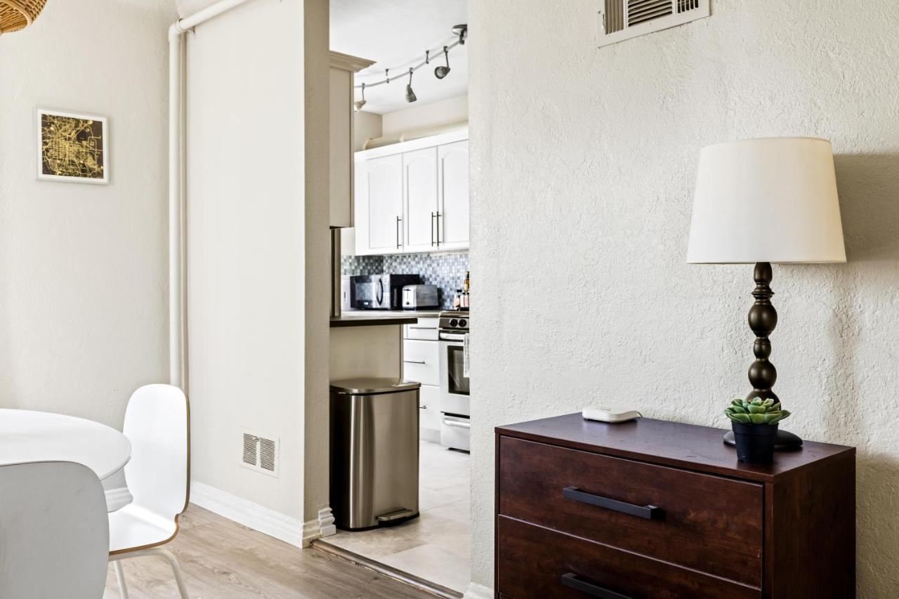 Stylish City Retreat - King Beds - Walk To Sloans Lake دنفر المظهر الخارجي الصورة